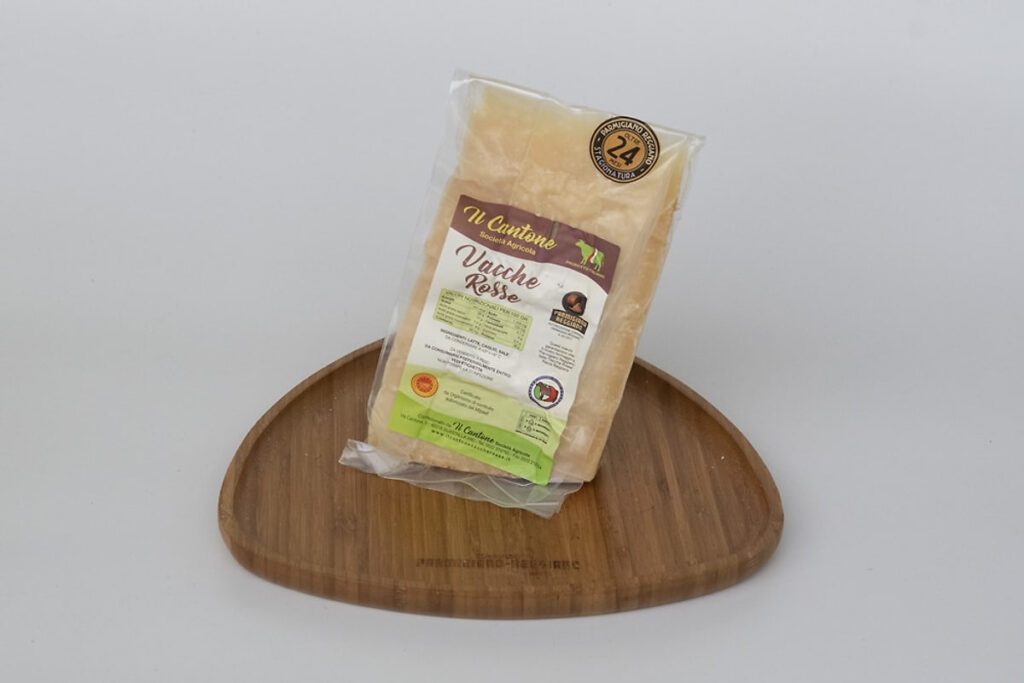 Confezione di Parmigiano Reggiano di vacche rosse 24 mesi